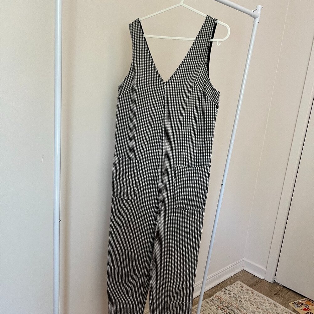 V-Neck Seersucker-Style Gingham Full-Length Jumpsuit